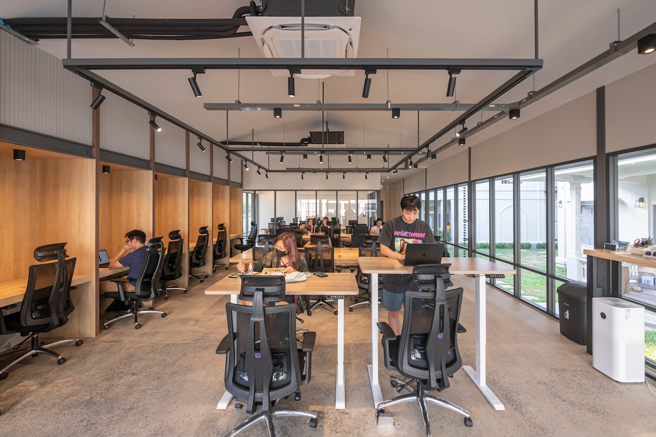 COWORKING SPACES